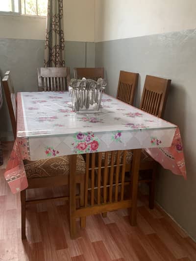 6 seated dining table for sale