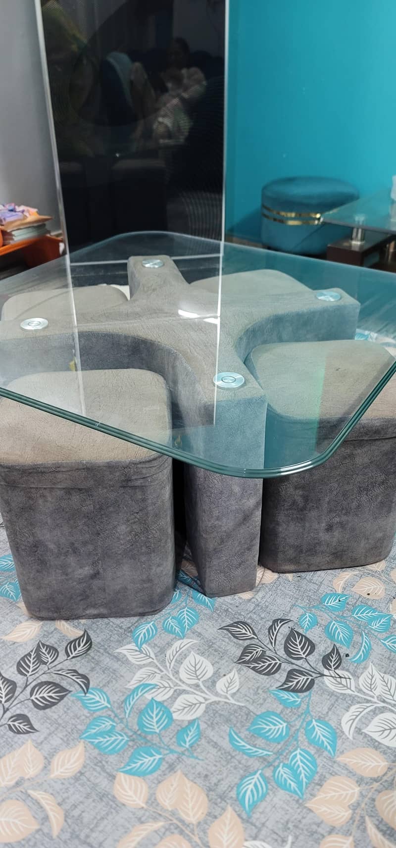 Compact Table with stools used 0