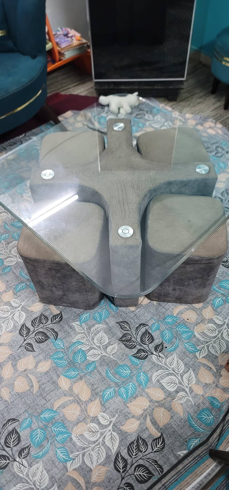 Compact Table with stools used 1