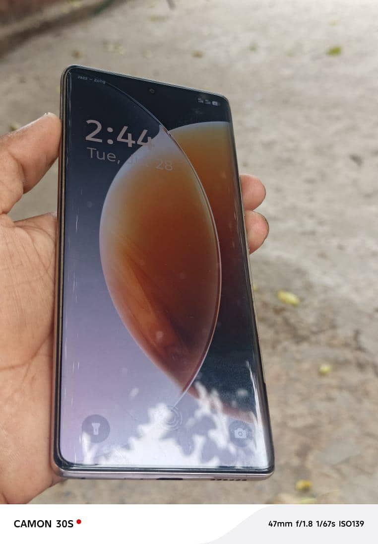Tecno CAMON 30S 1