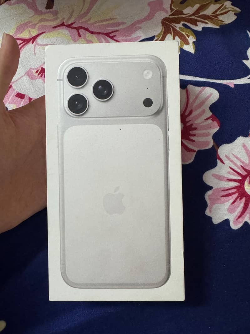 Apple iPhone 17 Pro Max 2
