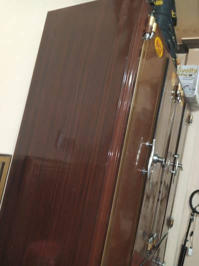 safe almari new hai 2 month use