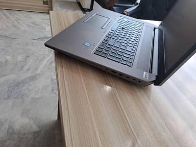 HPZbook17GS corei7/8Gen 8RAM/256 GB