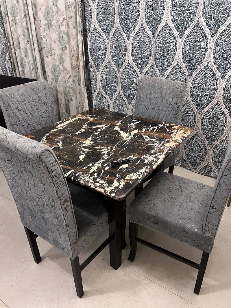 Marble dining table 0