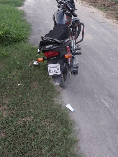 hi I m selling my Honda cg125f