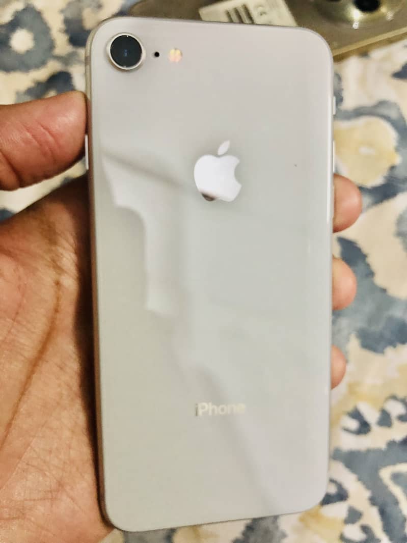 Apple iPhone 8 4