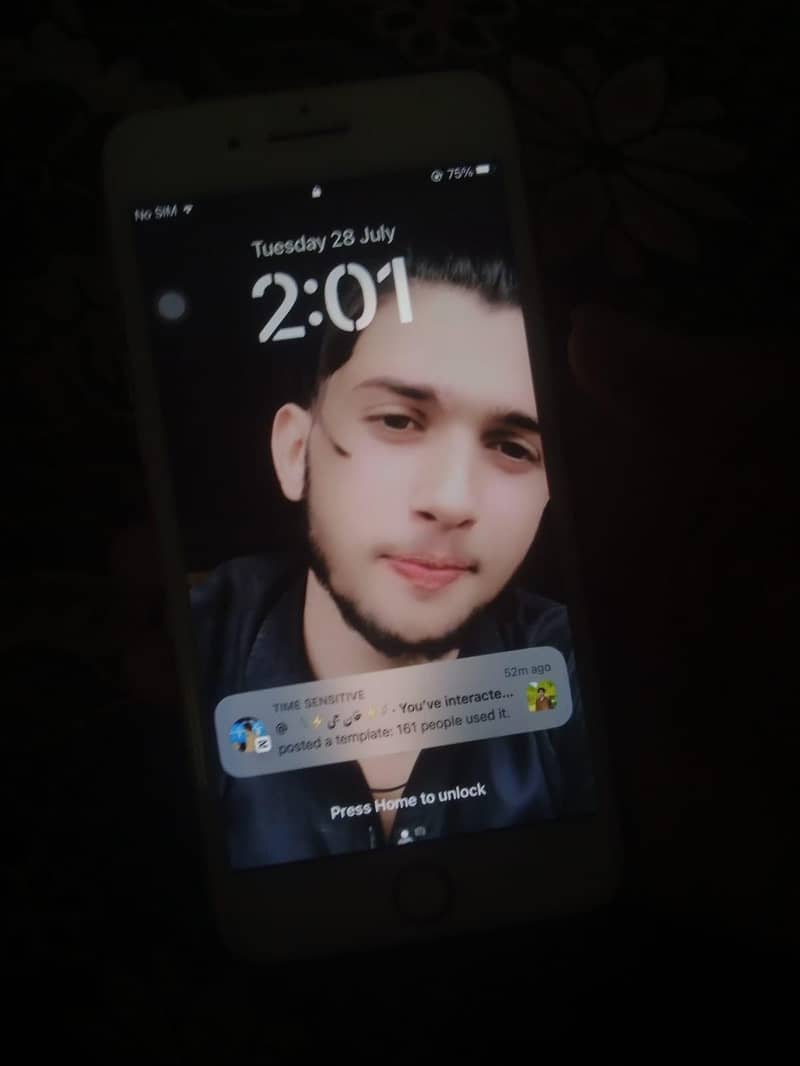 Apple iPhone 8 Plus 0