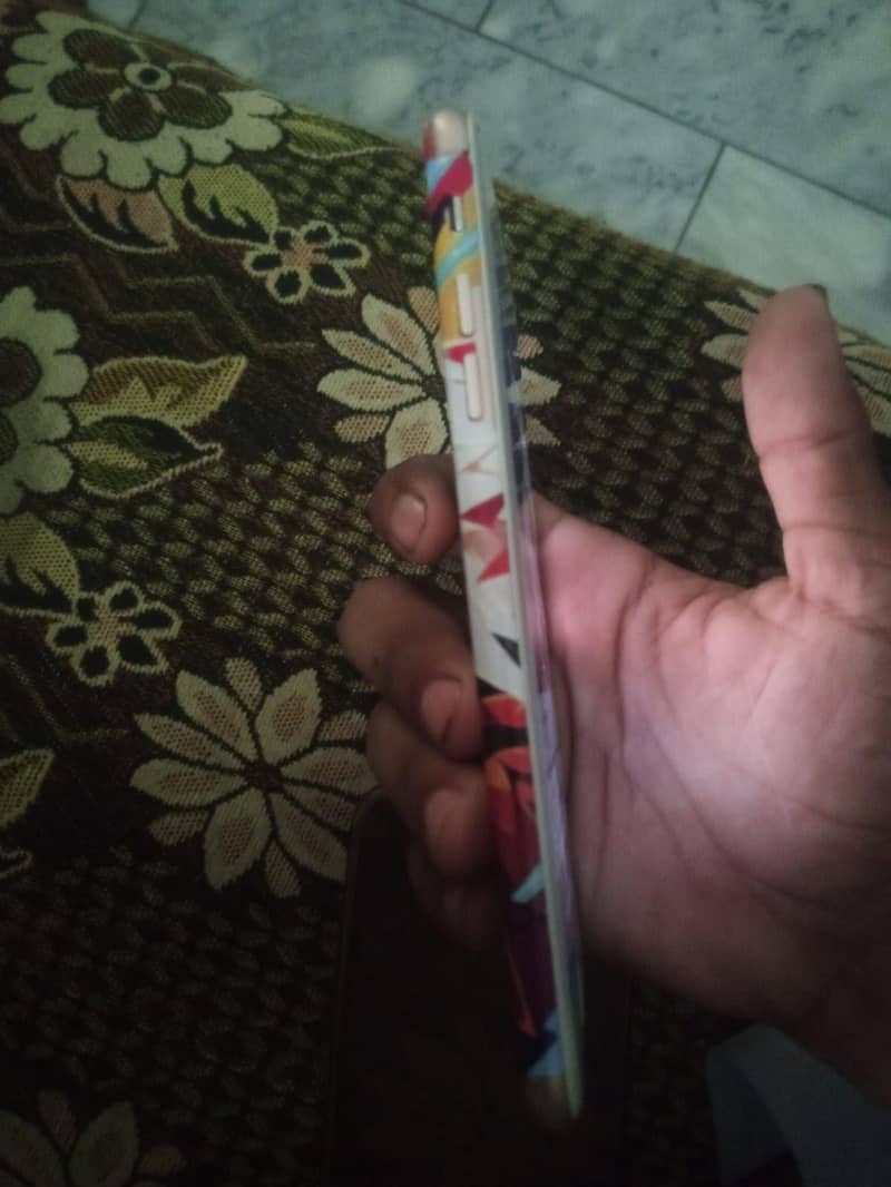 Apple iPhone 8 Plus 4