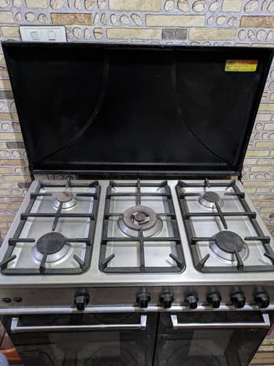Stove with oven