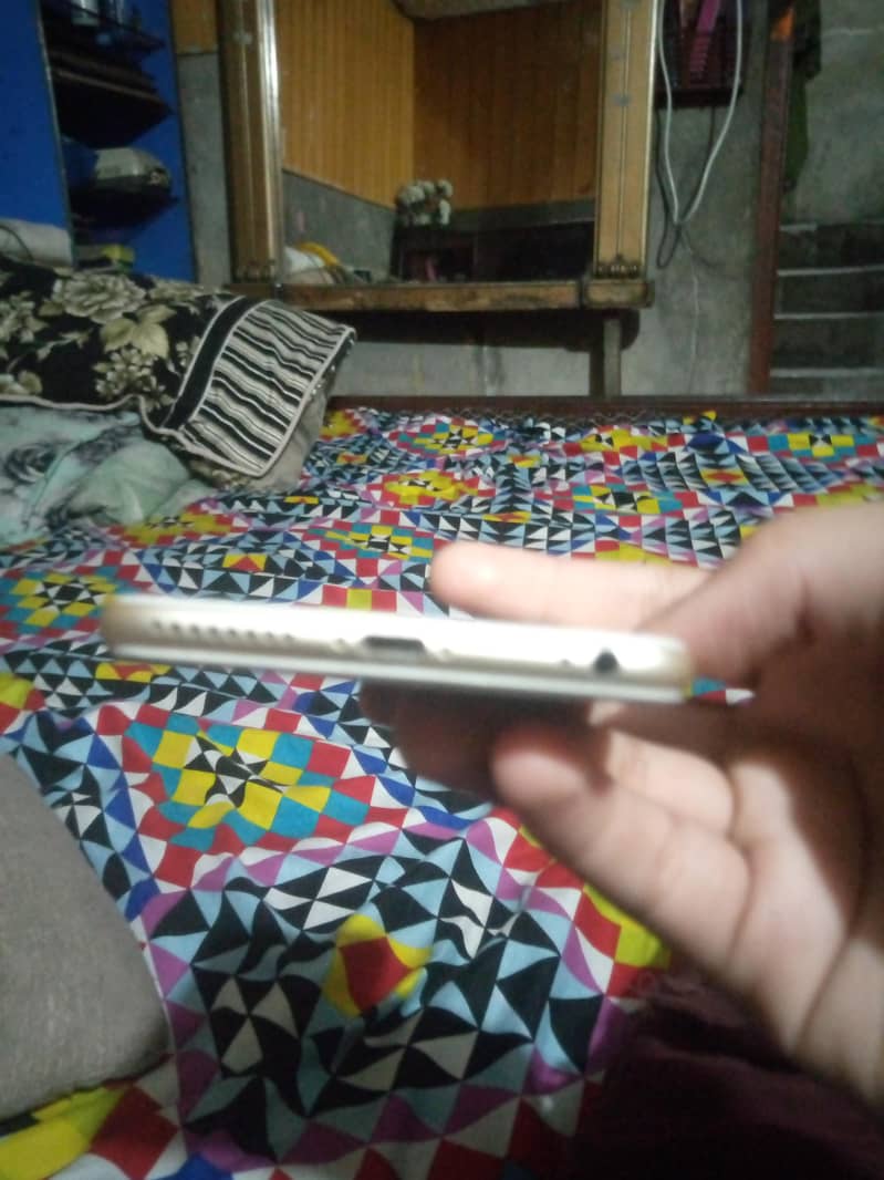 Apple iPhone 6S Plus 1