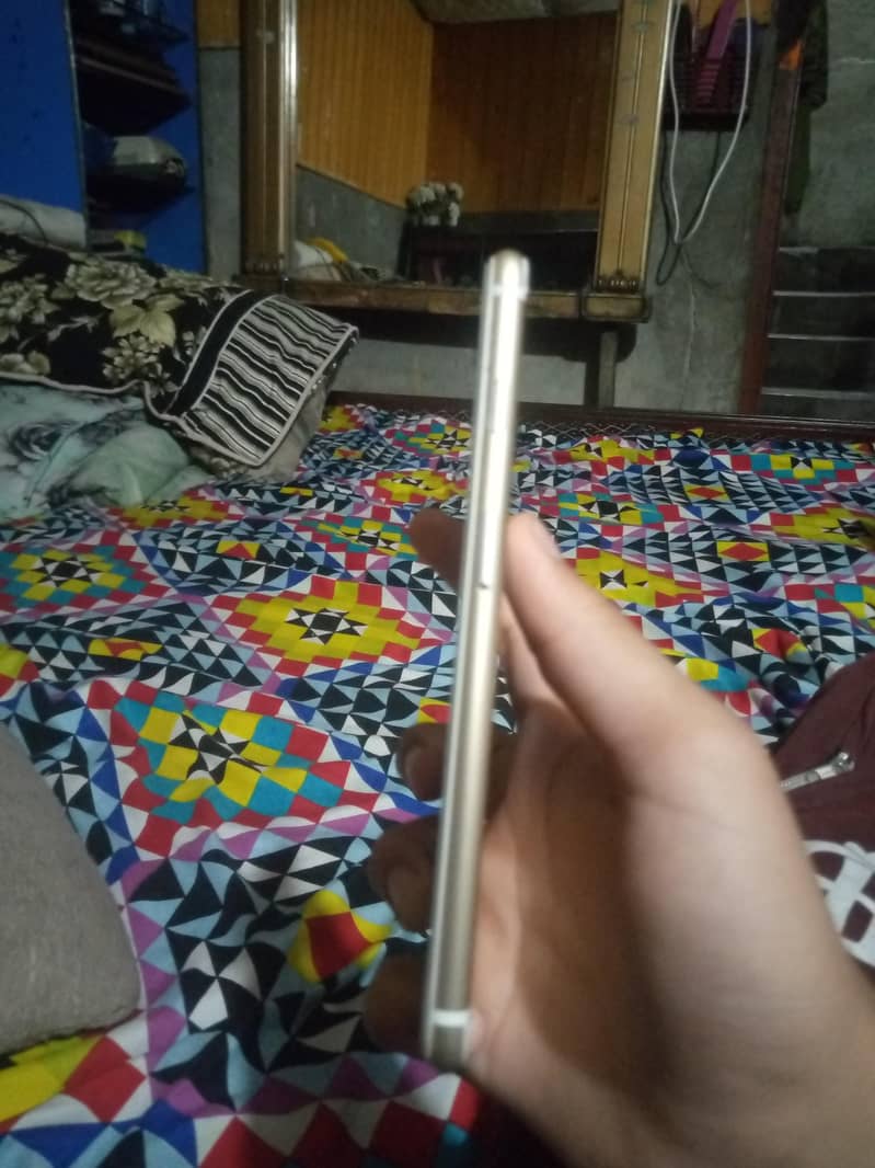 Apple iPhone 6S Plus 2