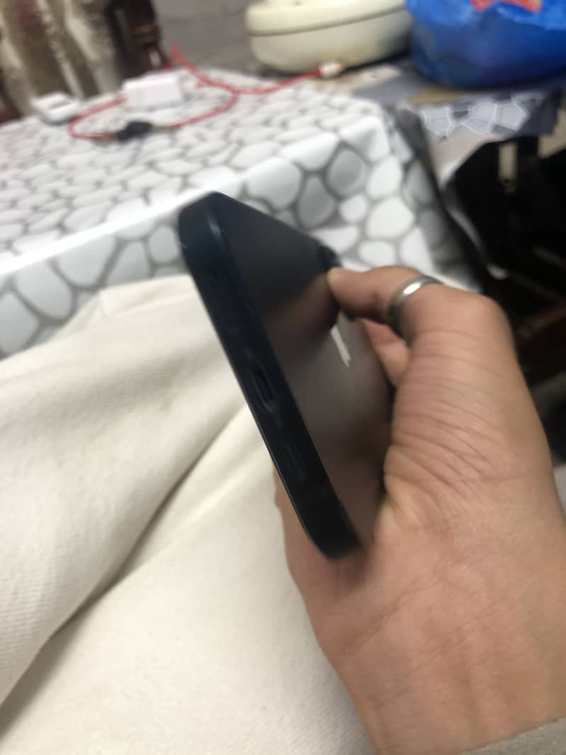 Apple iPhone 13 3
