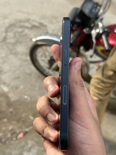 iPhone 13 jv