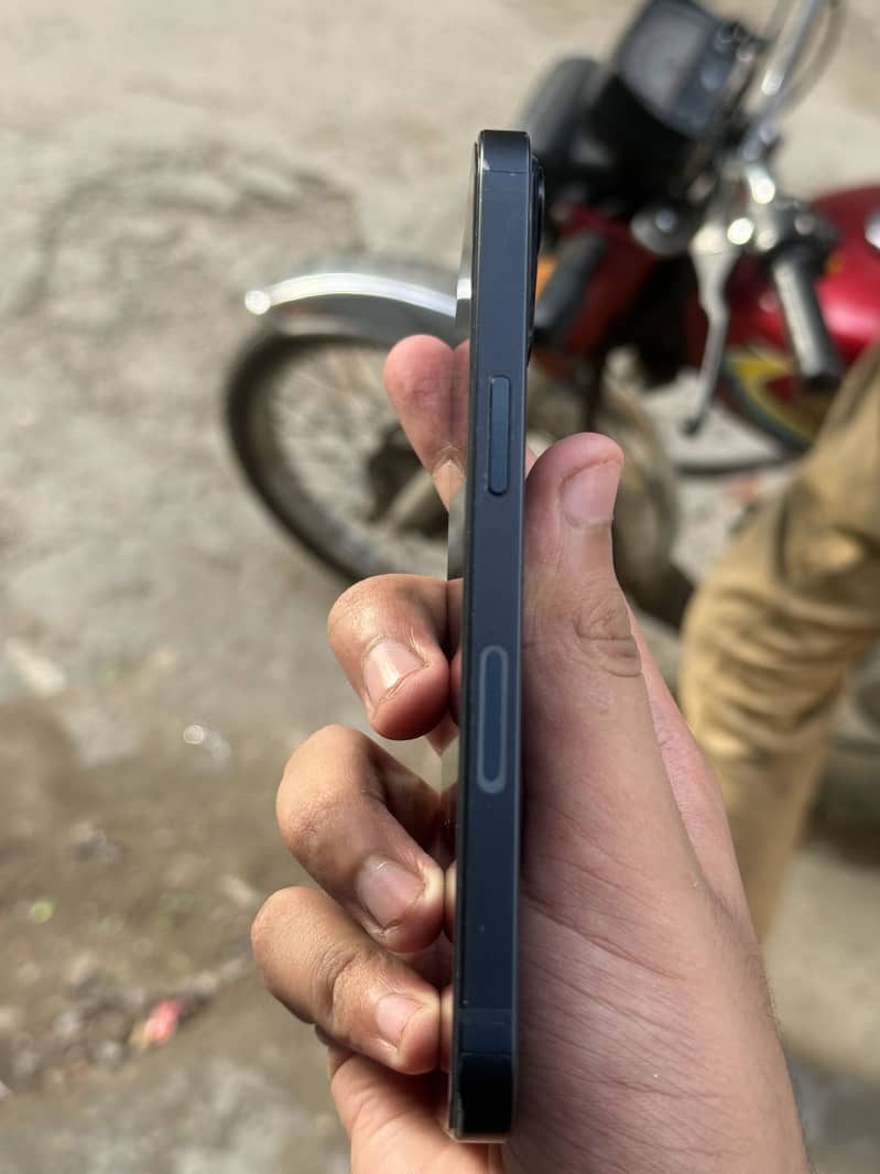 iPhone 13 jv 0