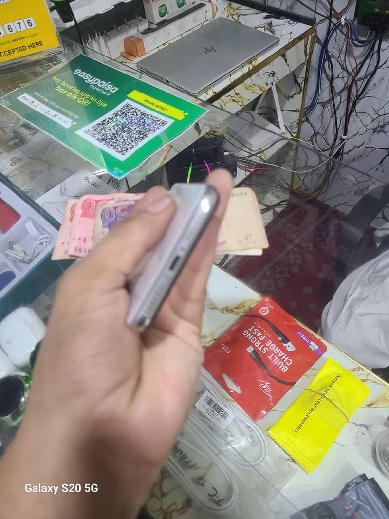 Apple iPhone X 1
