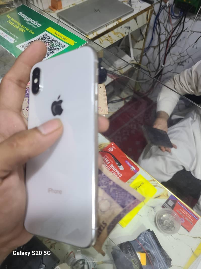 Apple iPhone X 5