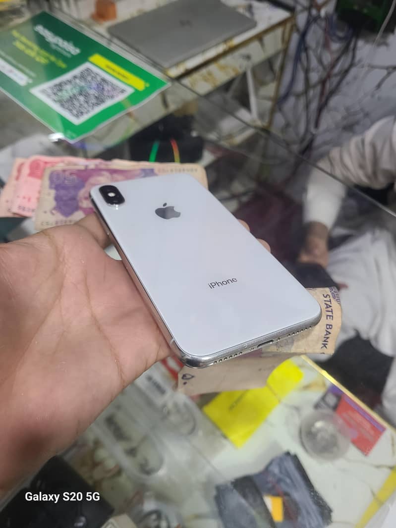 Apple iPhone X 6