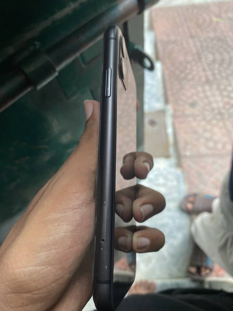 Apple iPhone 11 1