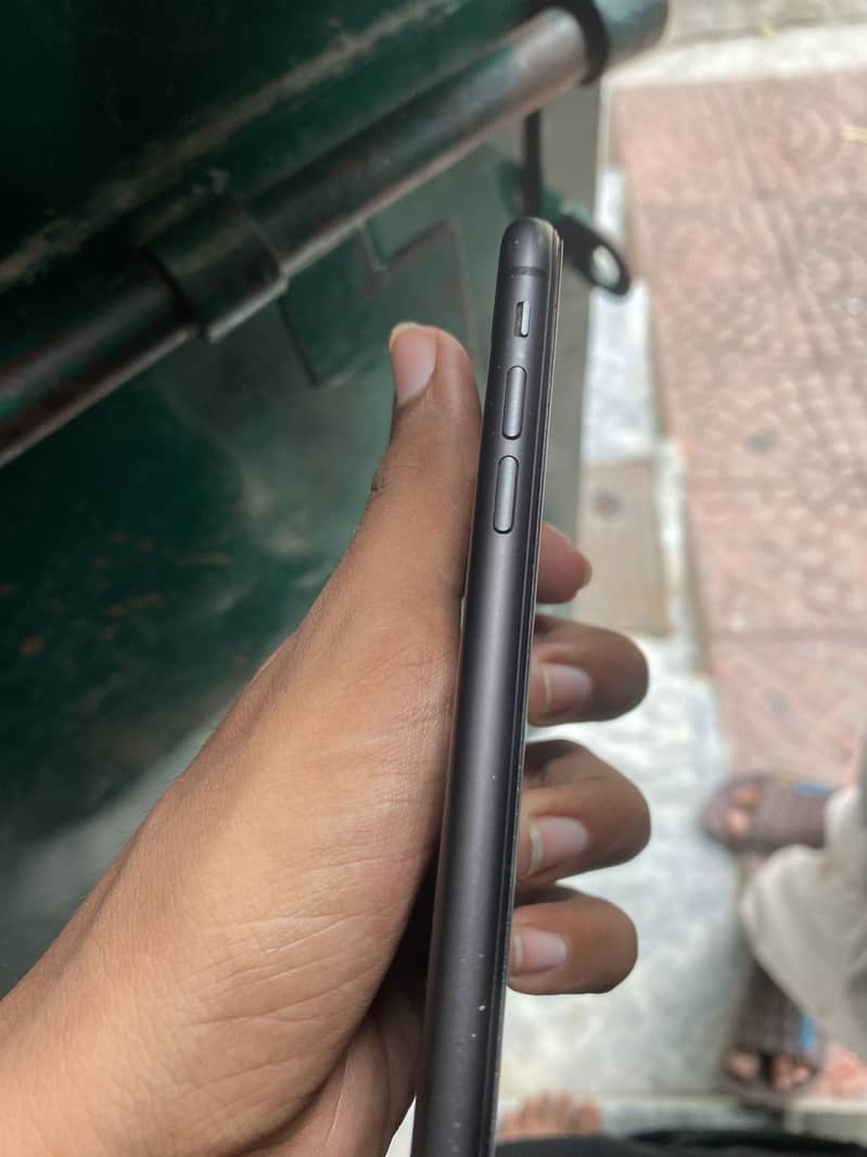 Apple iPhone 11 6