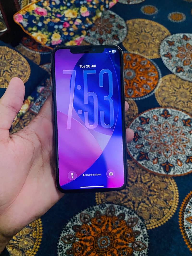 Apple iPhone 11 Pro Max 4