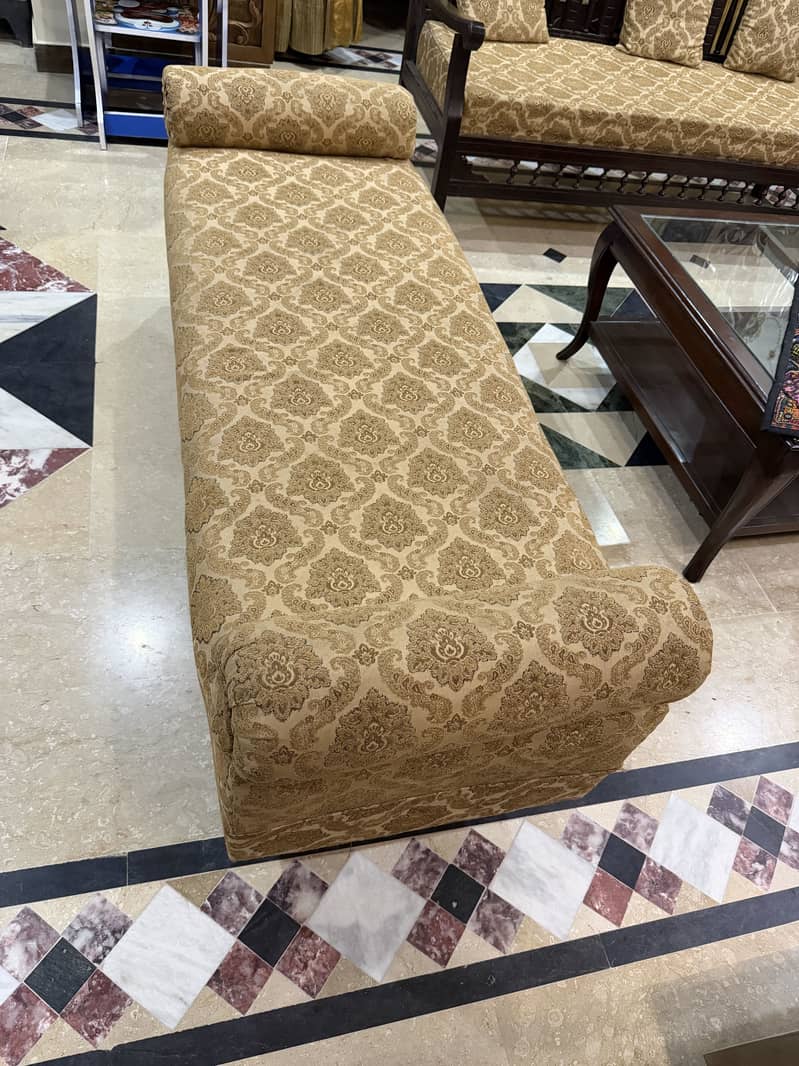 Couch 0