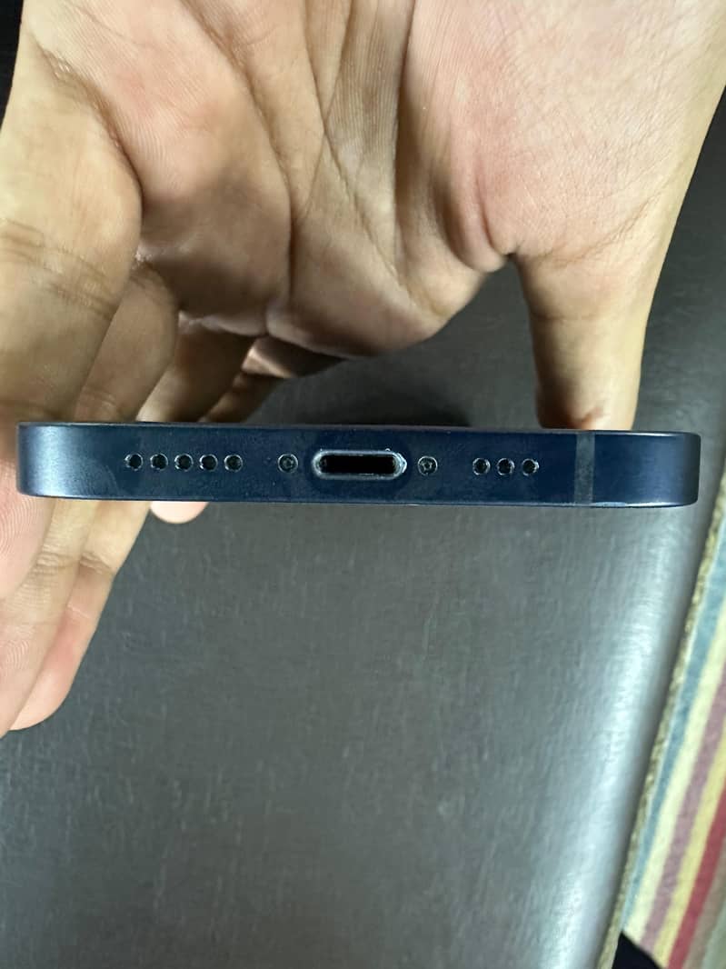 Apple iPhone 12 3