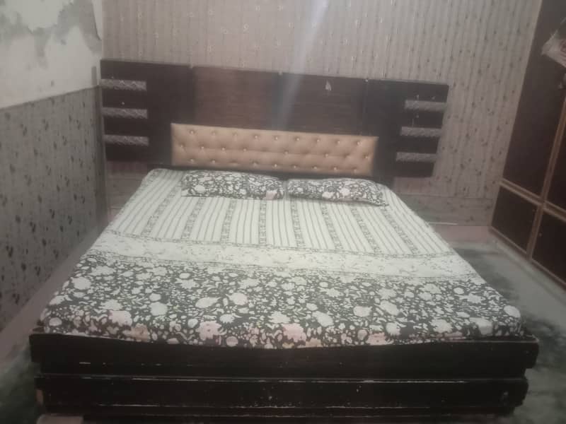 Bed with 2 side Table 0