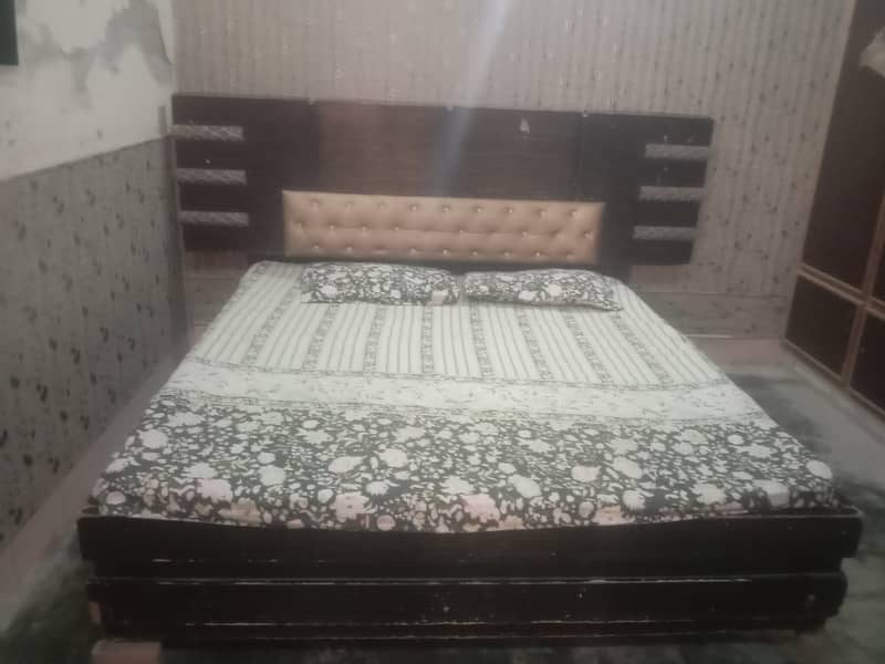 Bed with 2 side Table 4