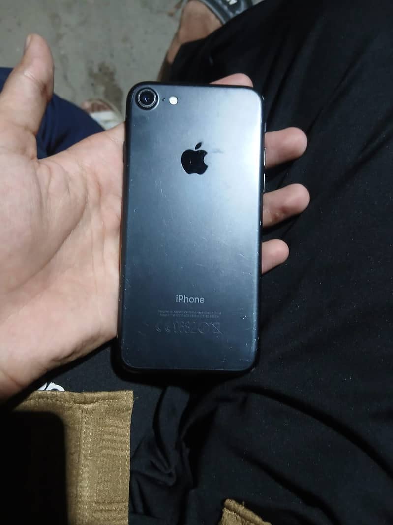 Apple iPhone 7 1