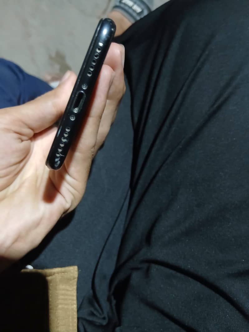Apple iPhone 7 2