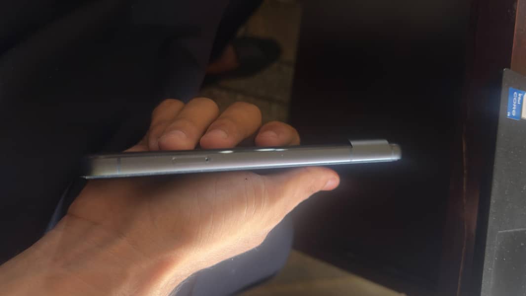 Google Pixel 8 2