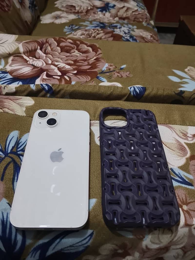 Apple iPhone 13 2