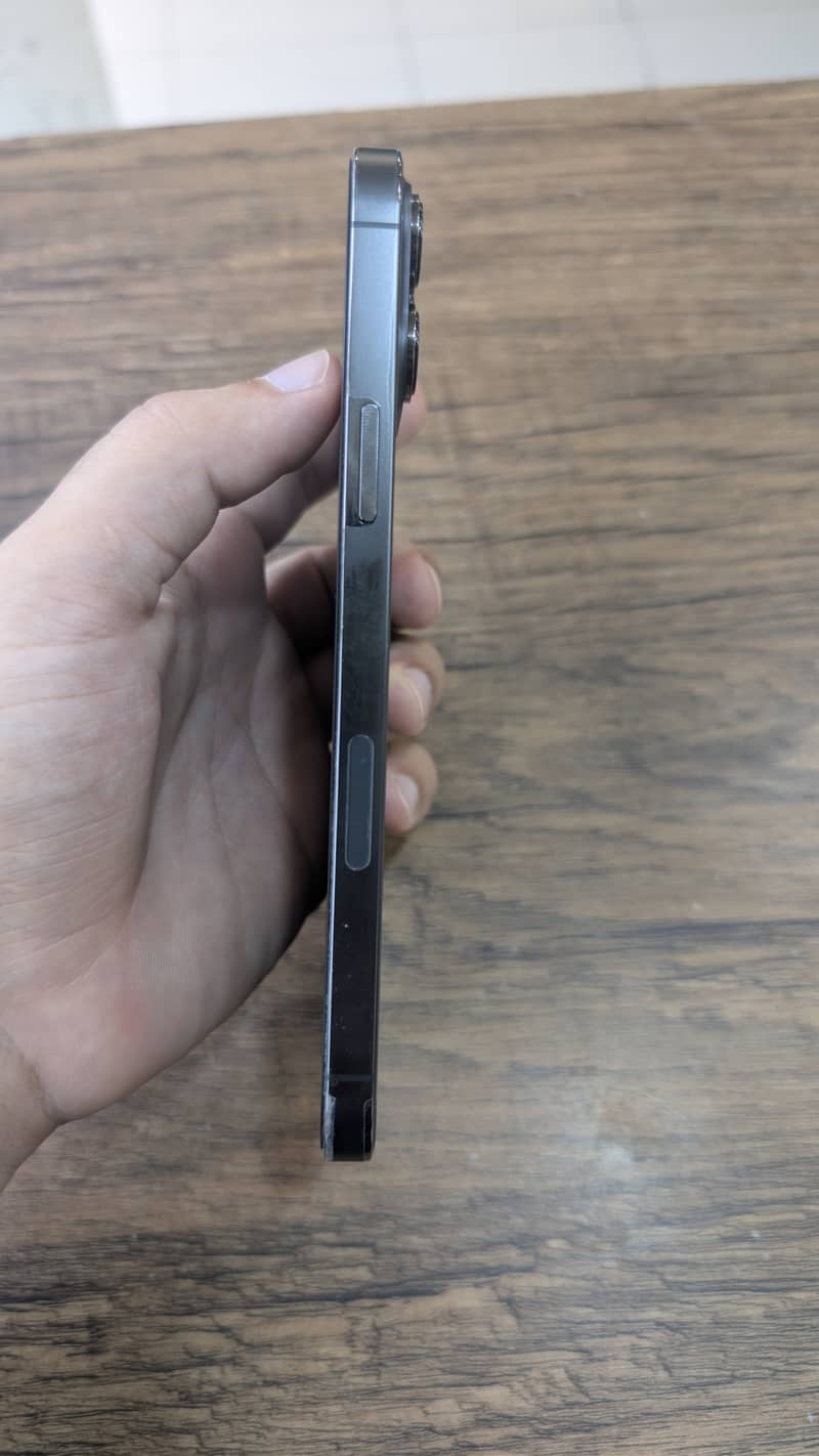 Apple iPhone 13 Pro Max 0