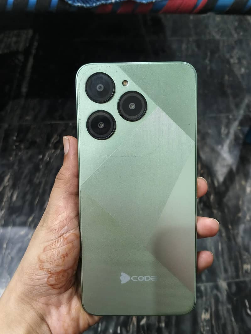DCODE CYGNAM 4  4/64gb 8