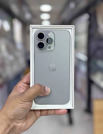 I Phone 15 pro max 256GB factory unlock