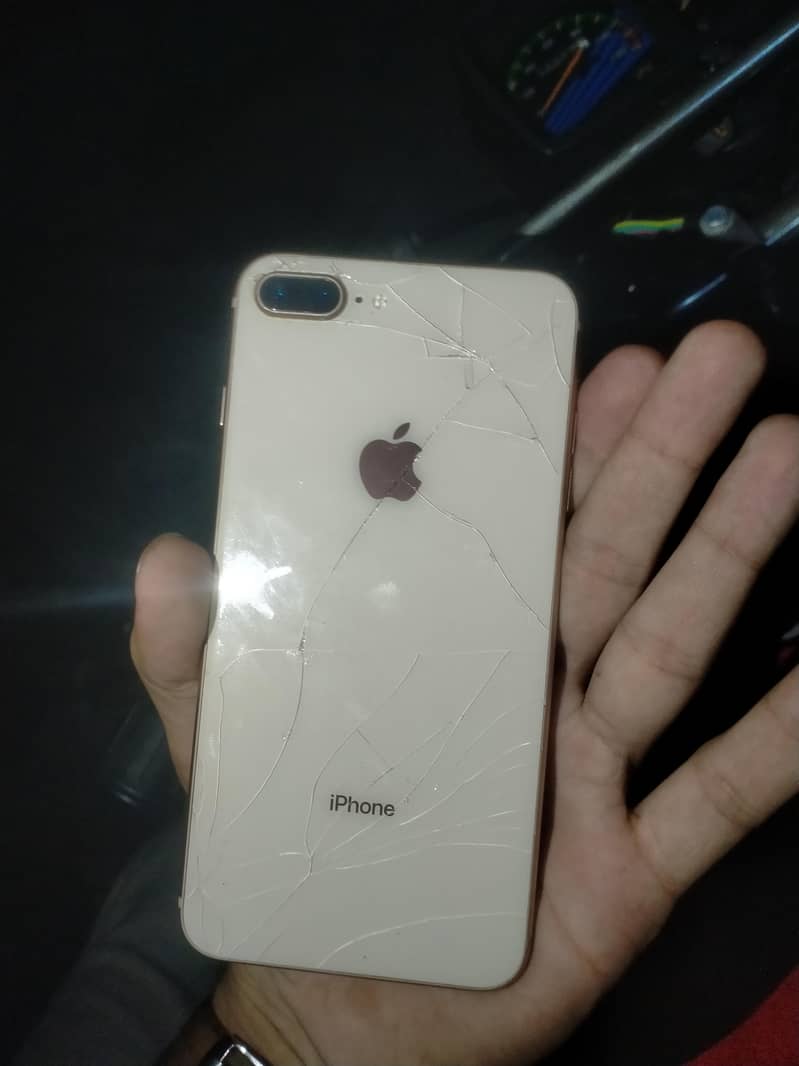 Apple iPhone 8 Plus 1