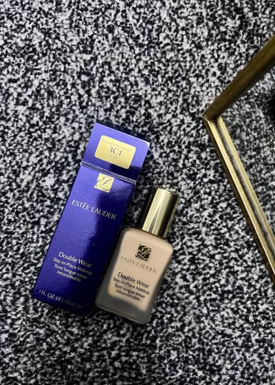 *Estée Lauder Double Wear Stay-in-Place Makeup - Shade: 3C1 Dusk* 