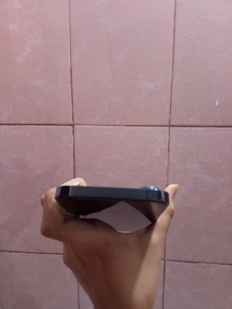 iPhone 12 Pro Max 4