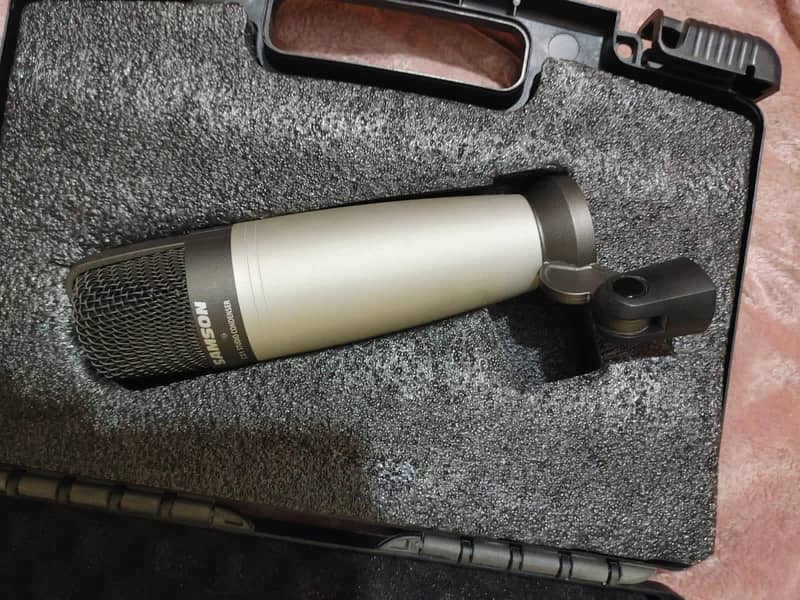 Condenser microphone and Interface 0
