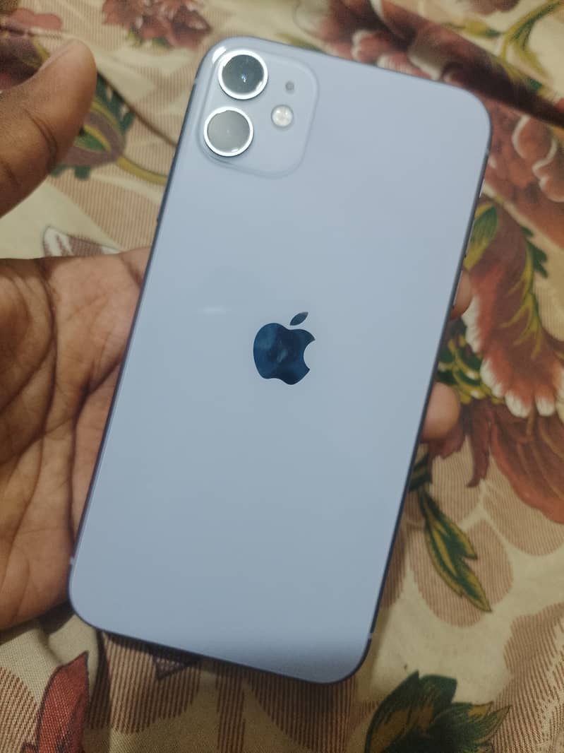 Apple iPhone 11 4
