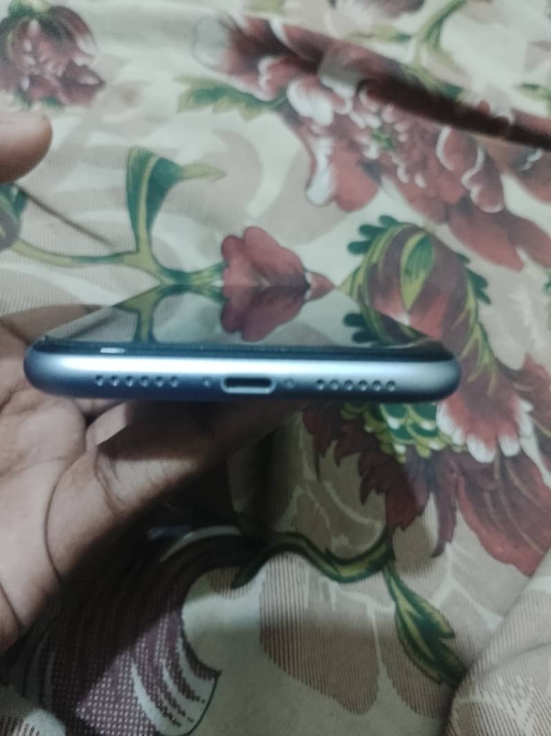 Apple iPhone 11 9
