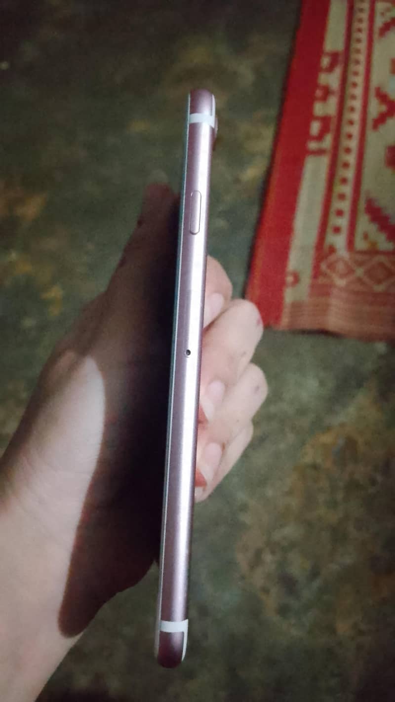 Apple iPhone 7 4