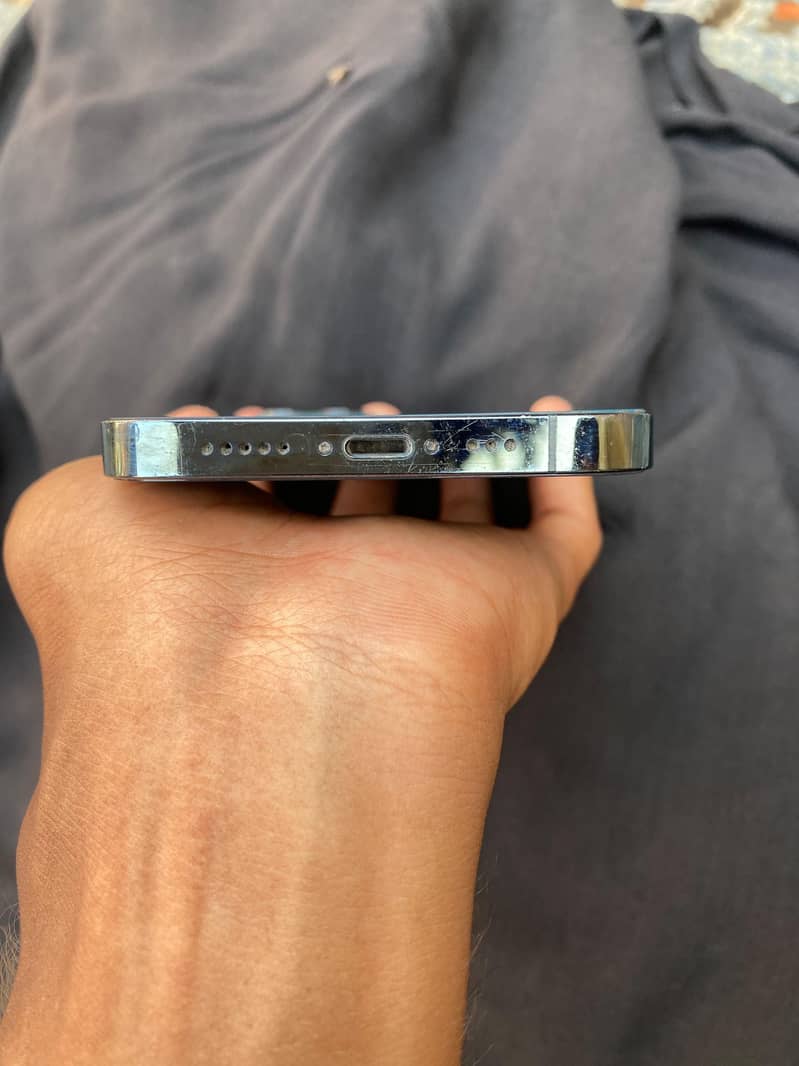 Apple iPhone 12 Pro 4