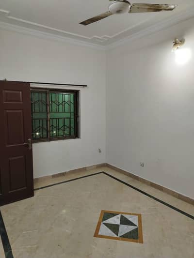 G-11 Size 25*40 Upper Floor Portion For Rent
