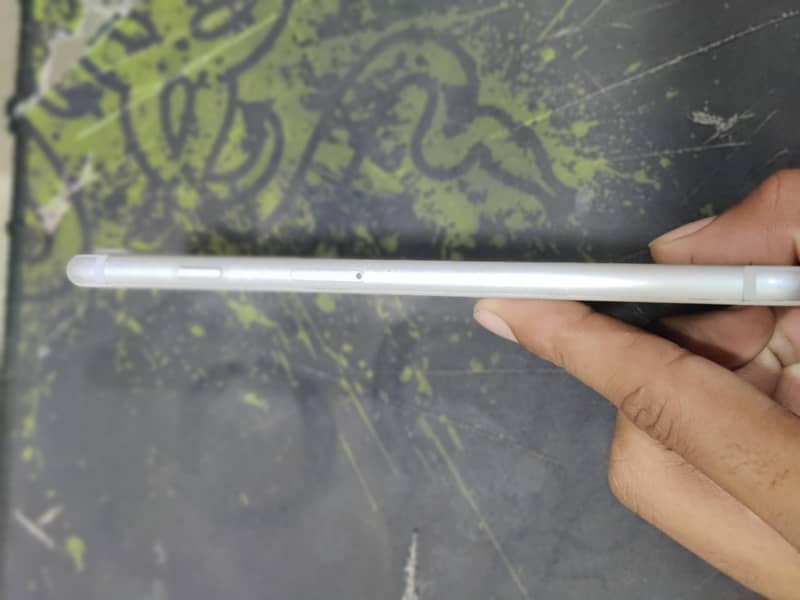 Apple iPhone 7 Plus 1