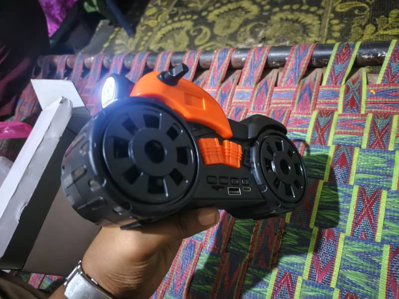 Bluetooth speaker 0