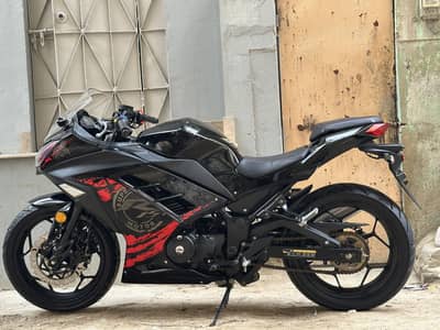 kawasaki 400 replica only 900km drive