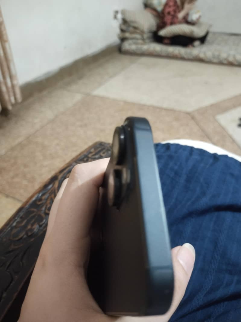 Apple iPhone 14 4