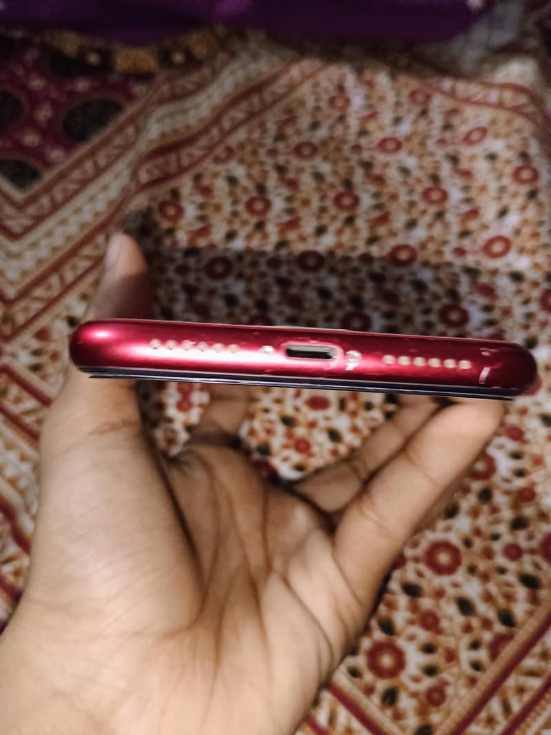 Apple iPhone 11 3