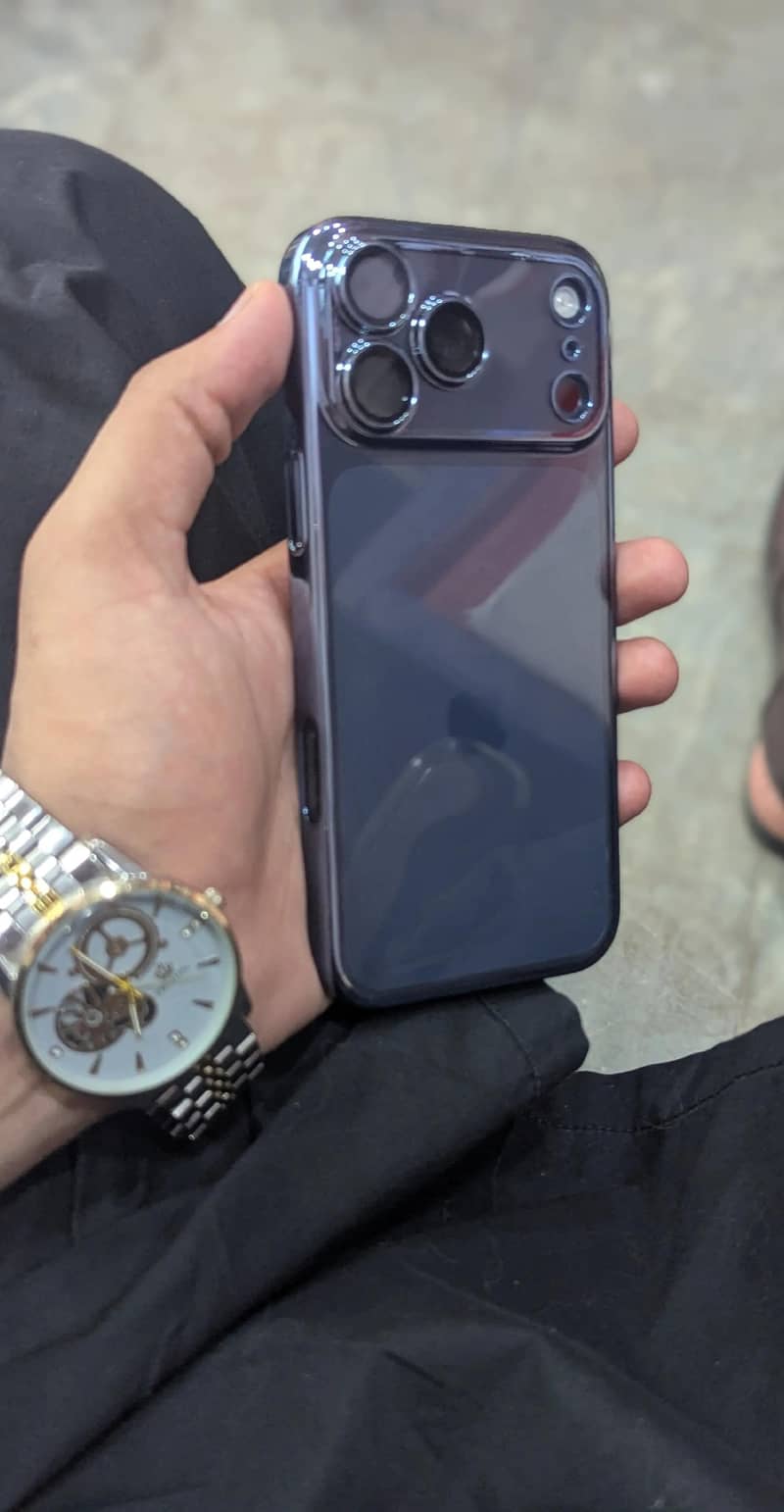 Apple iPhone 17 Pro Max 2